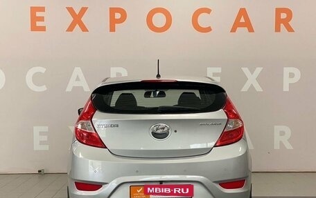 Hyundai Solaris II рестайлинг, 2011 год, 920 000 рублей, 6 фотография