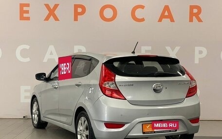 Hyundai Solaris II рестайлинг, 2011 год, 920 000 рублей, 5 фотография