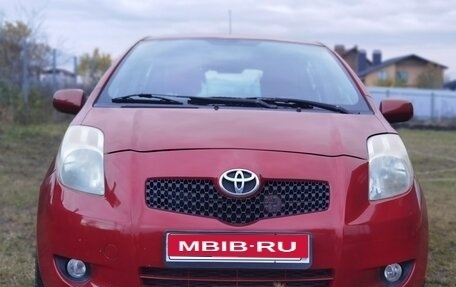 Toyota Yaris III рестайлинг, 2008 год, 465 000 рублей, 1 фотография