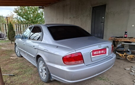 Hyundai Sonata IV рестайлинг, 2005 год, 400 000 рублей, 2 фотография