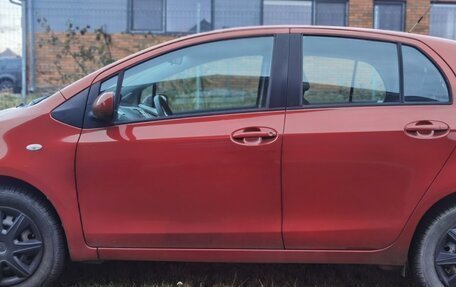 Toyota Yaris III рестайлинг, 2008 год, 465 000 рублей, 3 фотография