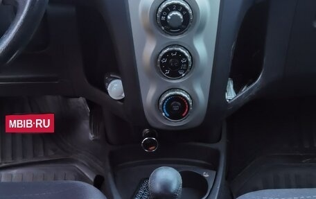 Toyota Yaris III рестайлинг, 2008 год, 465 000 рублей, 8 фотография