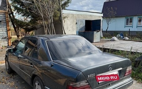 Mercedes-Benz E-Класс, 1992 год, 350 000 рублей, 2 фотография