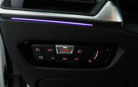 BMW 3 серия, 2019 год, 3 560 000 рублей, 18 фотография