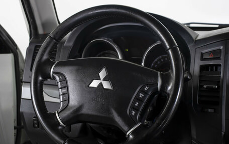 Mitsubishi Pajero IV, 2011 год, 2 235 000 рублей, 13 фотография