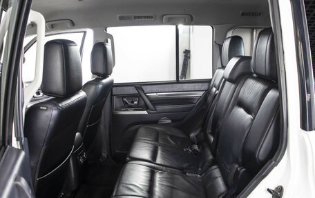 Mitsubishi Pajero IV, 2011 год, 2 235 000 рублей, 10 фотография