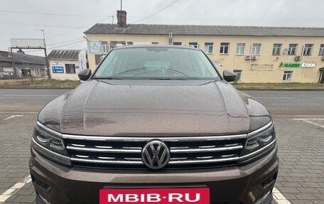 Volkswagen Tiguan II, 2017 год, 3 150 000 рублей, 3 фотография
