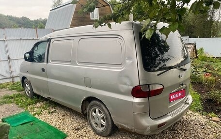 Hyundai H-1 II рестайлинг, 2001 год, 325 000 рублей, 1 фотография