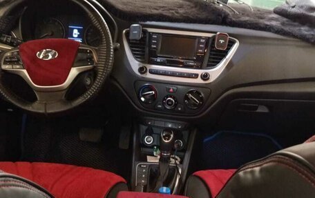 Hyundai Solaris II рестайлинг, 2017 год, 960 000 рублей, 3 фотография