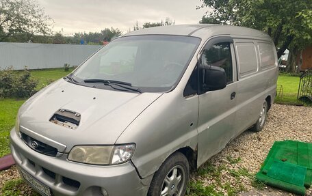 Hyundai H-1 II рестайлинг, 2001 год, 325 000 рублей, 2 фотография