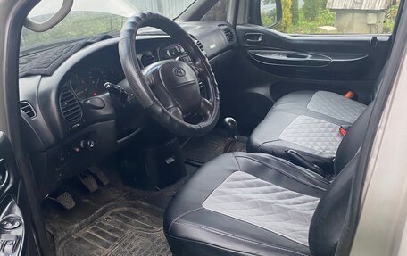 Hyundai H-1 II рестайлинг, 2001 год, 325 000 рублей, 5 фотография