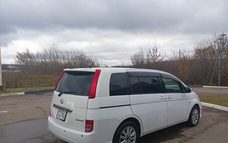 Toyota ISis I, 2006 год, 890 000 рублей, 4 фотография