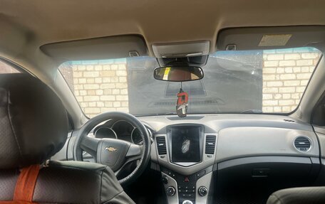 Chevrolet Cruze II, 2010 год, 650 000 рублей, 2 фотография