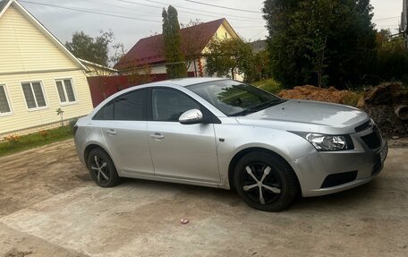 Chevrolet Cruze II, 2010 год, 650 000 рублей, 6 фотография