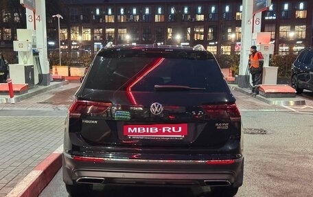 Volkswagen Tiguan II, 2017 год, 2 600 000 рублей, 3 фотография