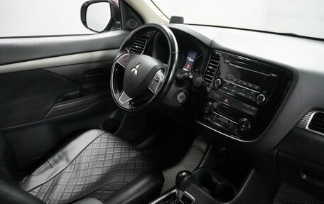 Mitsubishi Outlander III рестайлинг 3, 2016 год, 1 543 000 рублей, 10 фотография