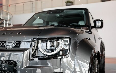 Land Rover Defender II, 2025 год, 29 750 000 рублей, 5 фотография