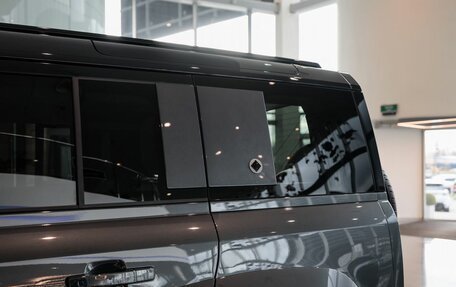 Land Rover Defender II, 2025 год, 29 750 000 рублей, 14 фотография