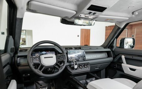 Land Rover Defender II, 2025 год, 29 750 000 рублей, 17 фотография