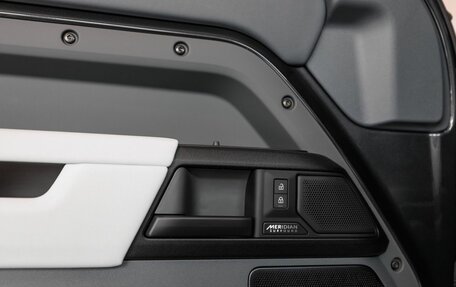 Land Rover Defender II, 2025 год, 29 750 000 рублей, 26 фотография