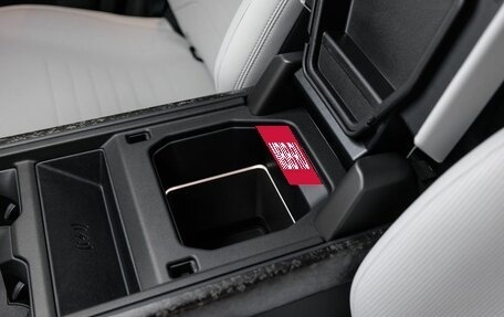 Land Rover Defender II, 2025 год, 29 750 000 рублей, 24 фотография