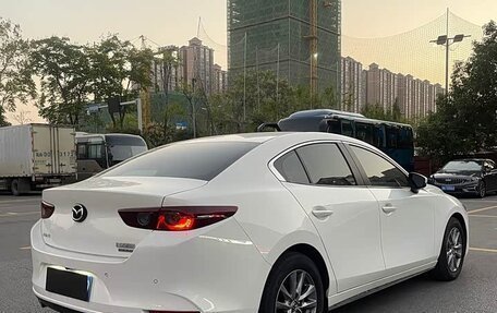 Mazda 3, 2022 год, 1 750 000 рублей, 4 фотография