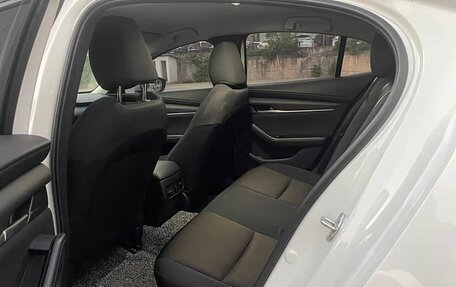 Mazda 3, 2022 год, 1 750 000 рублей, 13 фотография