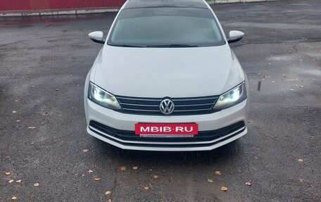 Volkswagen Jetta VI, 2015 год, 1 100 000 рублей, 2 фотография