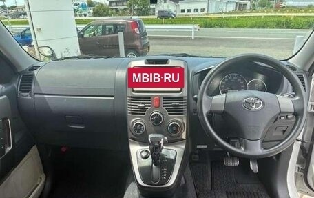 Toyota Rush II, 2011 год, 920 000 рублей, 7 фотография