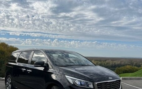 KIA Carnival III, 2019 год, 2 950 000 рублей, 1 фотография