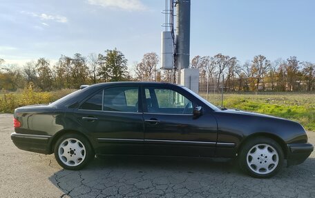Mercedes-Benz E-Класс, 1997 год, 300 000 рублей, 4 фотография