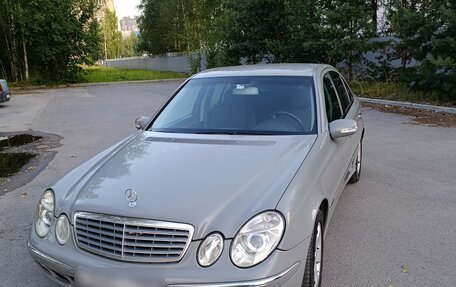 Mercedes-Benz E-Класс, 2002 год, 725 000 рублей, 1 фотография