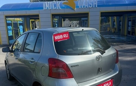 Toyota Yaris III рестайлинг, 2007 год, 570 000 рублей, 2 фотография