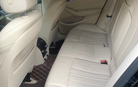 BMW 5 серия, 2018 год, 4 600 000 рублей, 15 фотография