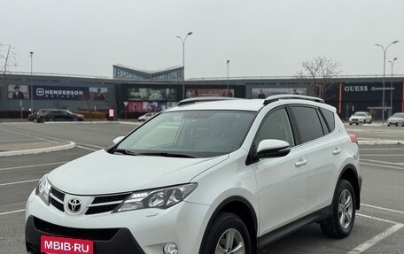 Toyota RAV4, 2015 год, 1 915 000 рублей, 1 фотография