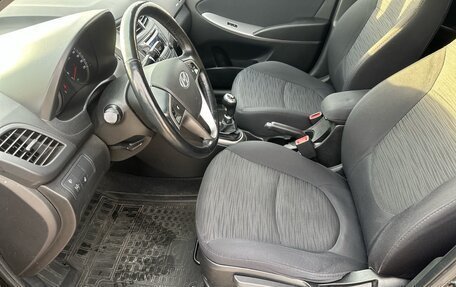 Hyundai Solaris II рестайлинг, 2016 год, 995 000 рублей, 6 фотография