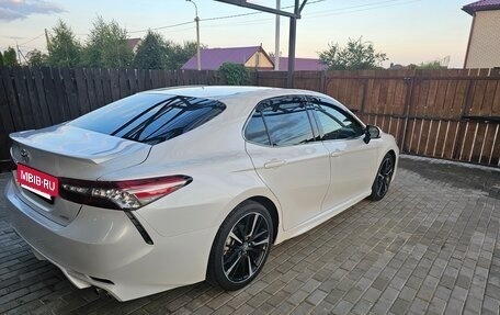 Toyota Camry, 2018 год, 2 250 000 рублей, 4 фотография