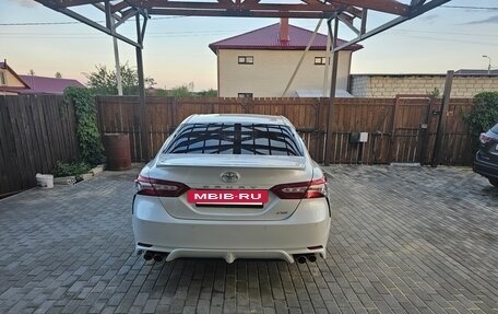 Toyota Camry, 2018 год, 2 250 000 рублей, 5 фотография