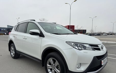 Toyota RAV4, 2015 год, 1 915 000 рублей, 6 фотография