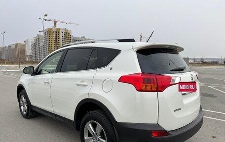 Toyota RAV4, 2015 год, 1 915 000 рублей, 9 фотография