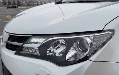 Toyota RAV4, 2015 год, 1 915 000 рублей, 12 фотография