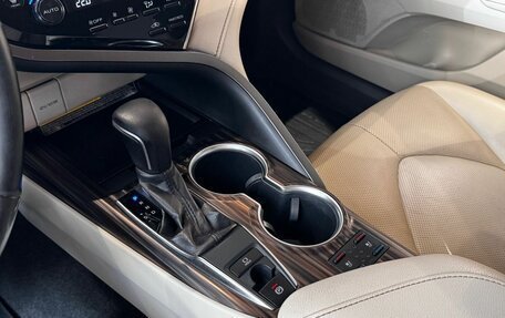 Toyota Camry, 2019 год, 2 333 000 рублей, 16 фотография