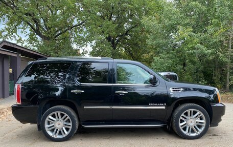 Cadillac Escalade III, 2007 год, 1 400 000 рублей, 2 фотография