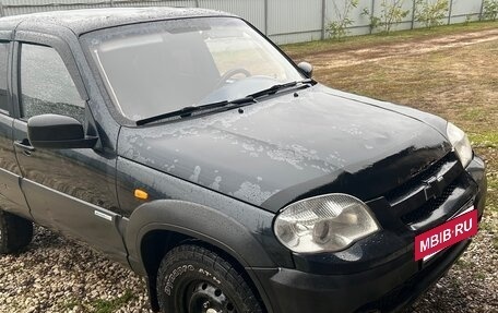 Chevrolet Niva I рестайлинг, 2012 год, 220 000 рублей, 3 фотография