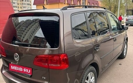 Volkswagen Touran III, 2010 год, 900 000 рублей, 7 фотография