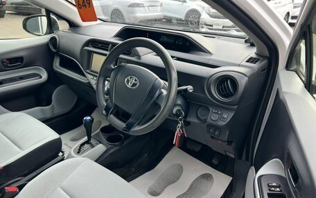 Toyota Aqua I, 2014 год, 909 000 рублей, 10 фотография