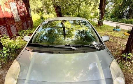 Toyota Yaris III рестайлинг, 2007 год, 380 000 рублей, 3 фотография