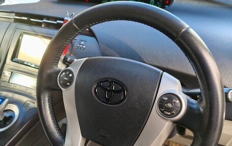 Toyota Prius, 2011 год, 990 000 рублей, 15 фотография