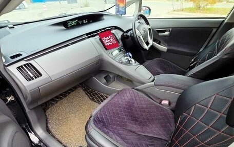 Toyota Prius, 2011 год, 990 000 рублей, 12 фотография