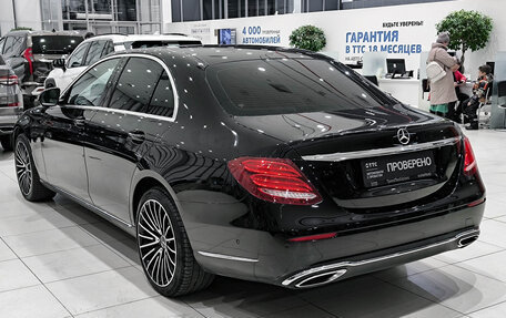 Mercedes-Benz E-Класс, 2018 год, 2 995 000 рублей, 11 фотография